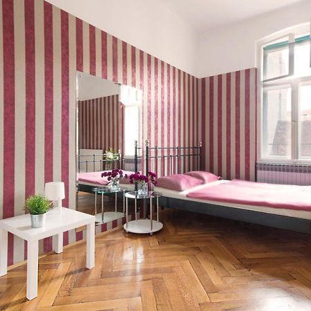 Guesthouse Centar 2 Zagreb Bagian luar foto