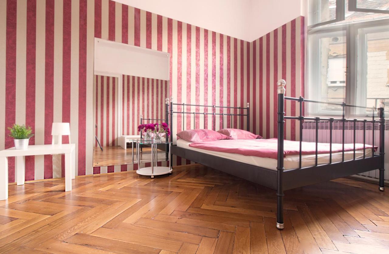 Guesthouse Centar 2 Zagreb Bagian luar foto