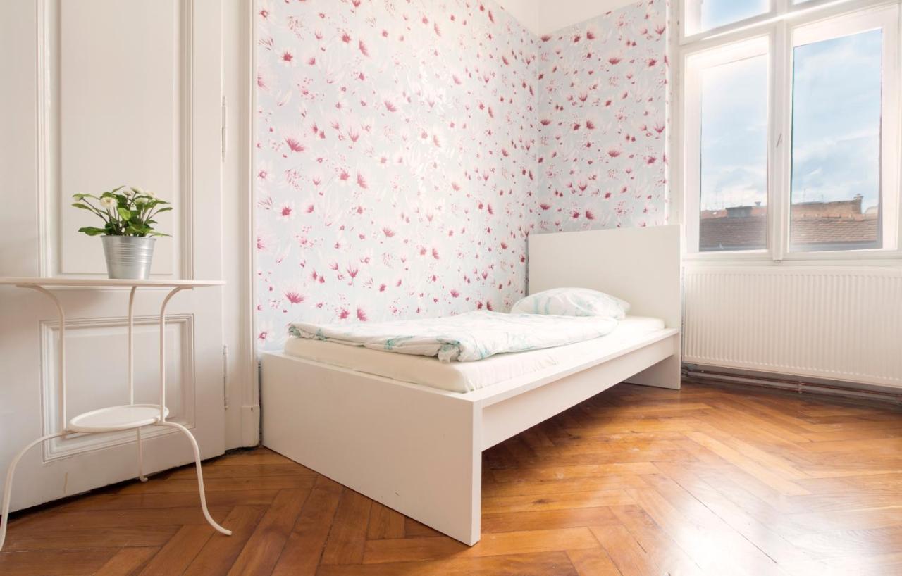 Guesthouse Centar 2 Zagreb Bagian luar foto