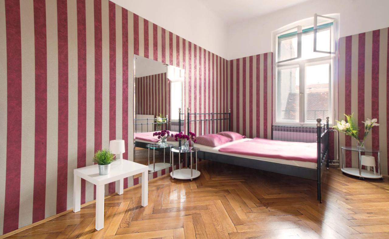 Guesthouse Centar 2 Zagreb Bagian luar foto