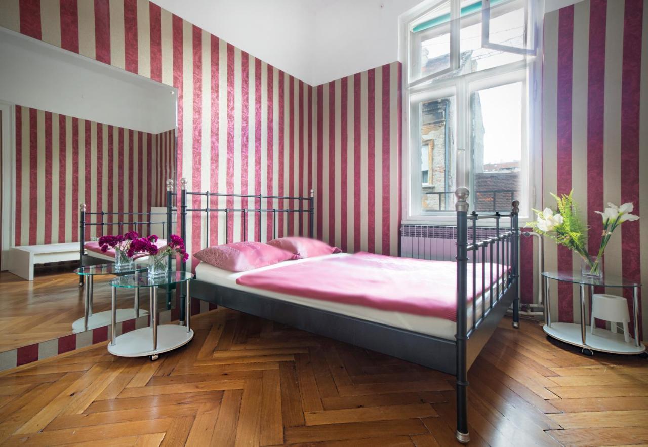 Guesthouse Centar 2 Zagreb Bagian luar foto